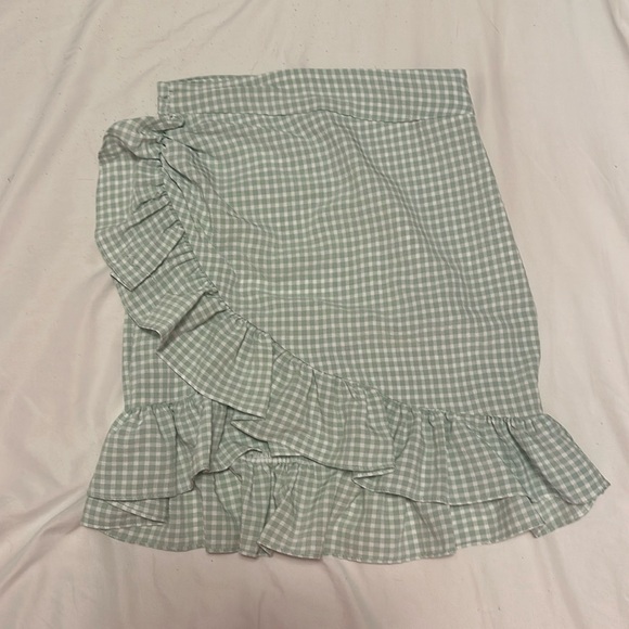 3/$50 NWOT ASOS Luxe Green  Plaid Skirt Size 4 - Picture 1 of 5